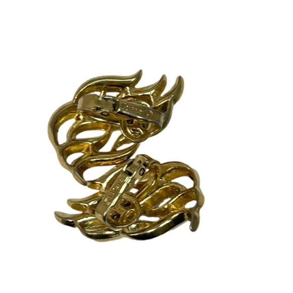 Vintage Signed Crown Trifari Gold Tone Clip On Earrings - Picture 9 of 11